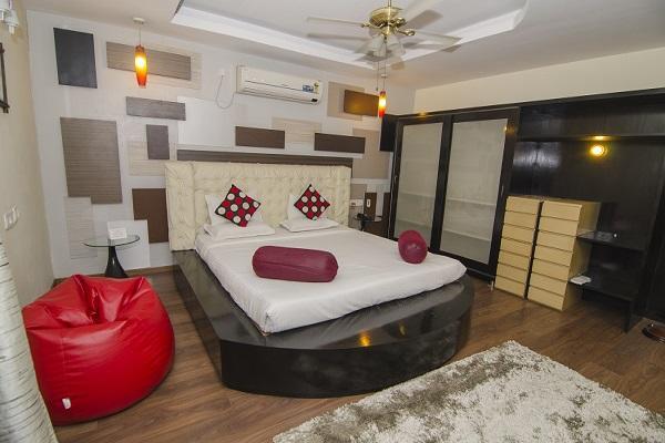 Hotel Little Palace Dibrugarh Exteriör bild