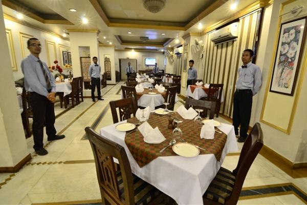 Hotel Little Palace Dibrugarh Exteriör bild
