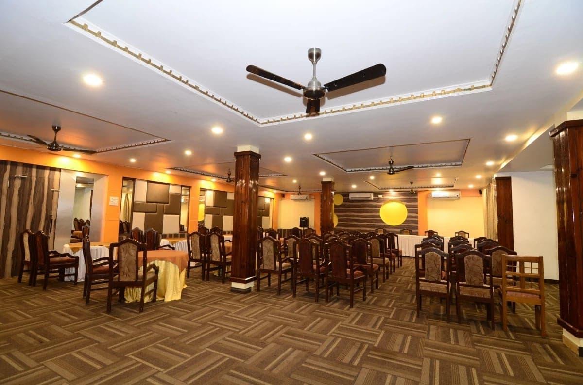 Hotel Little Palace Dibrugarh Exteriör bild