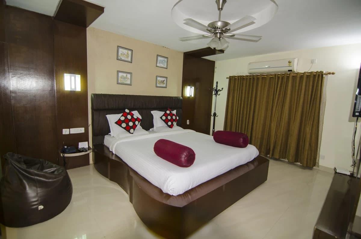 Hotel Little Palace Dibrugarh Exteriör bild